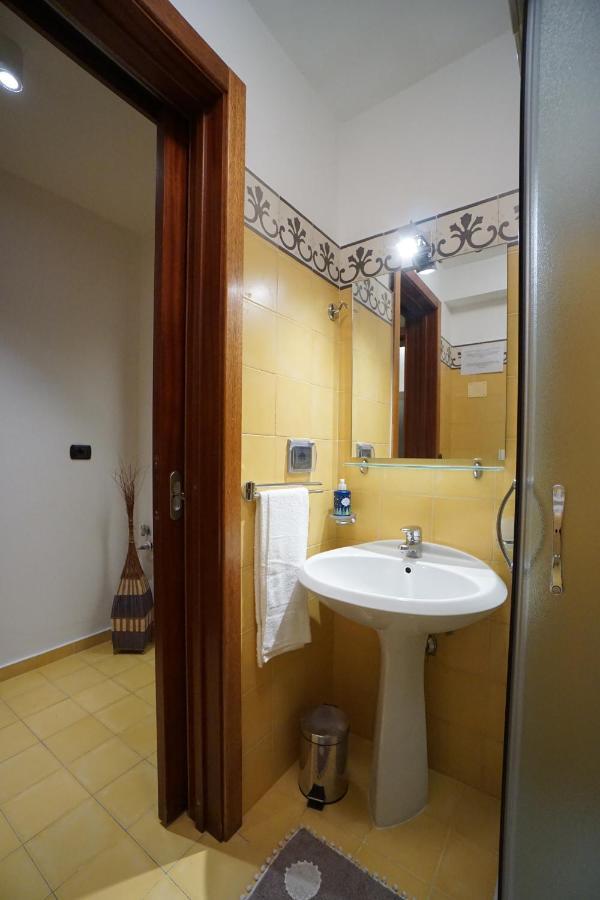 Aretè Apartments Lecce Esterno foto